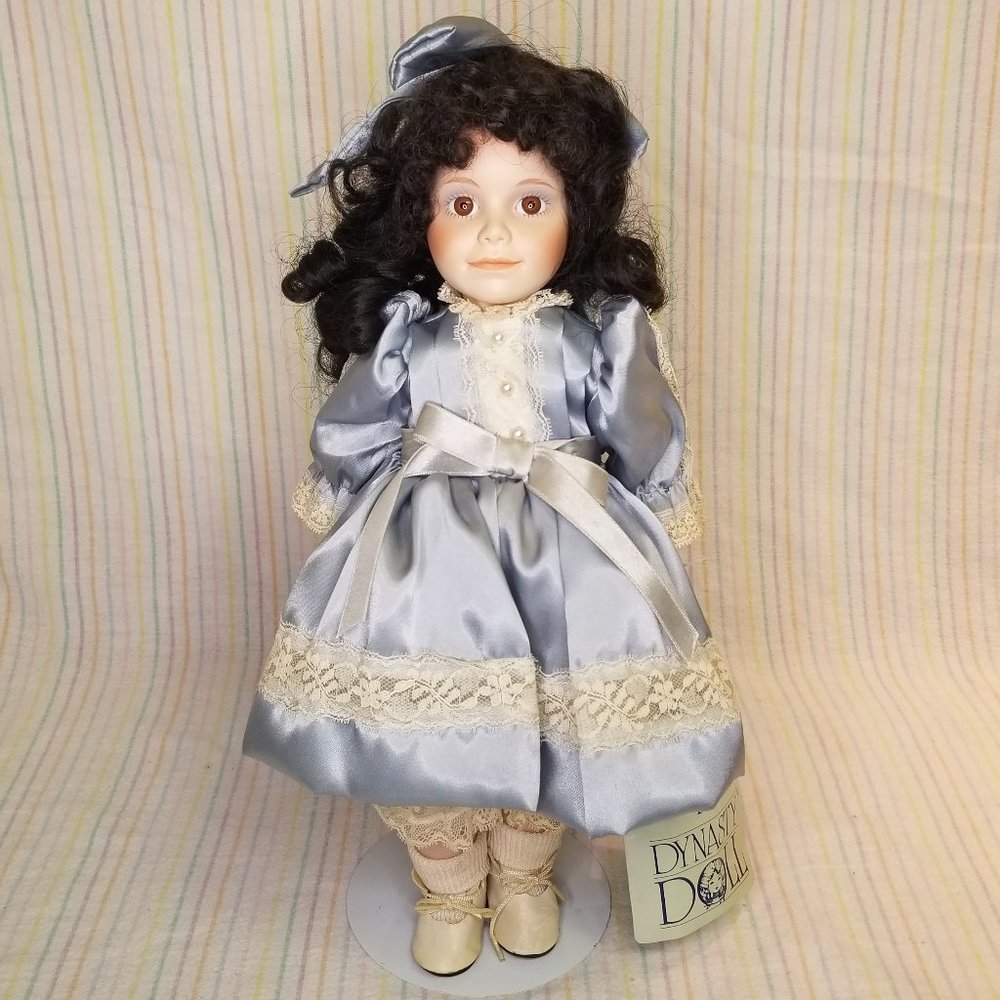 Vintage 1983 Dynasty Doll 1064 Ellen Brunette Ringlets Porcelain Blue Lace Dress